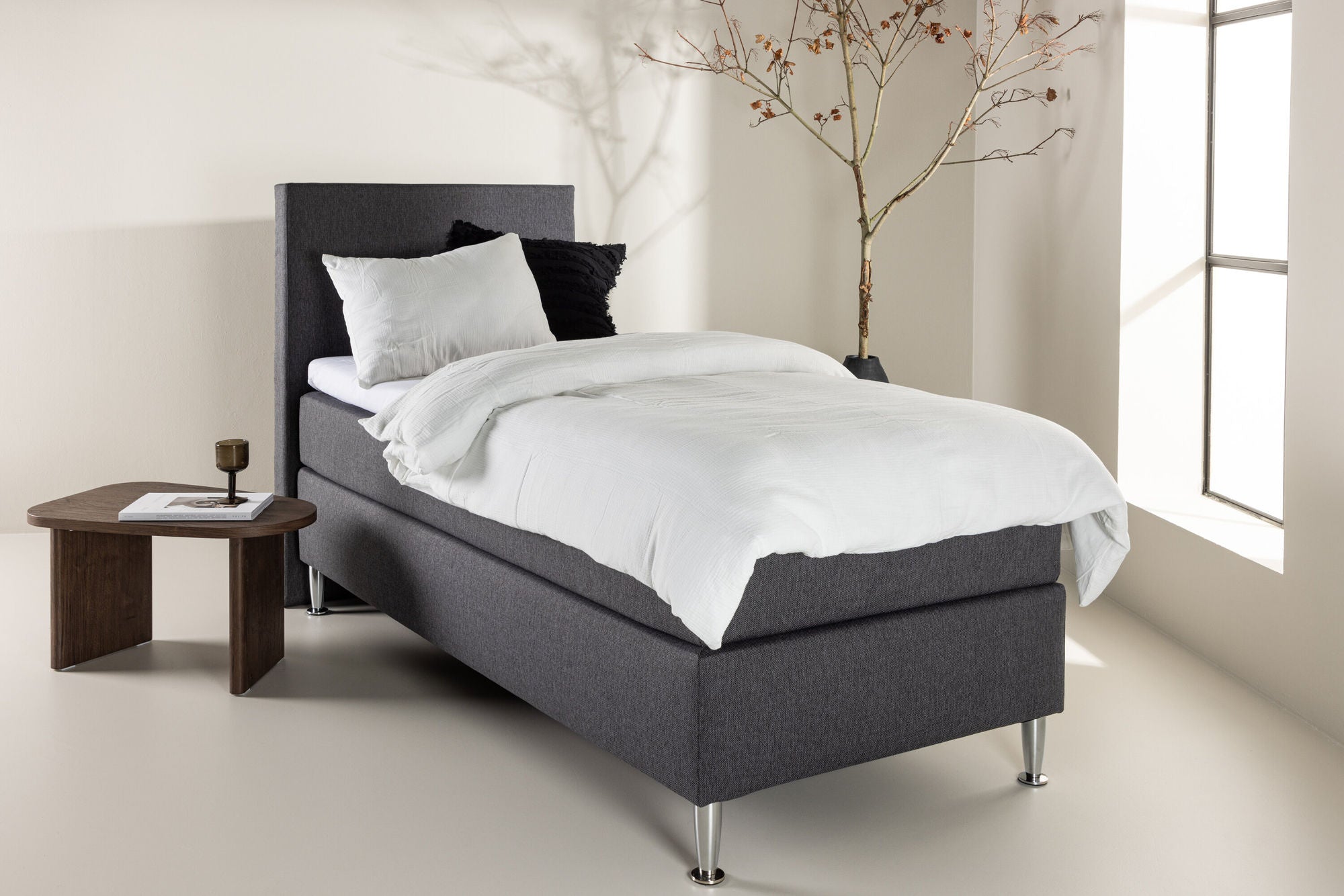 Venture Home Toledo Bed 90*200 - Matte Silver / Dark grey Fabric Lino 12 - vivahabitat.com