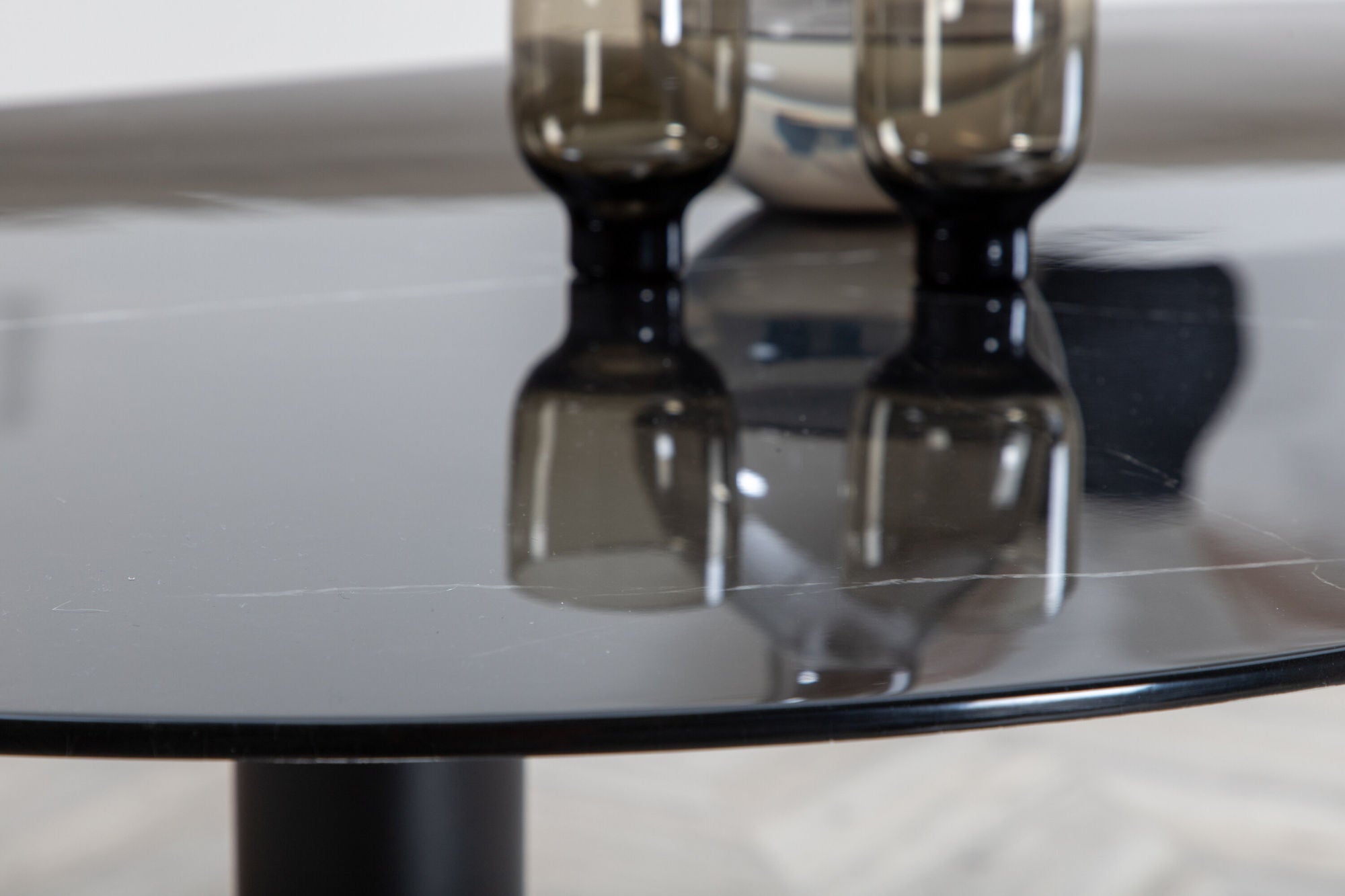 Venture Home Pillan Oval Dining Table - Black / Black Glass Marble - vivahabitat.com