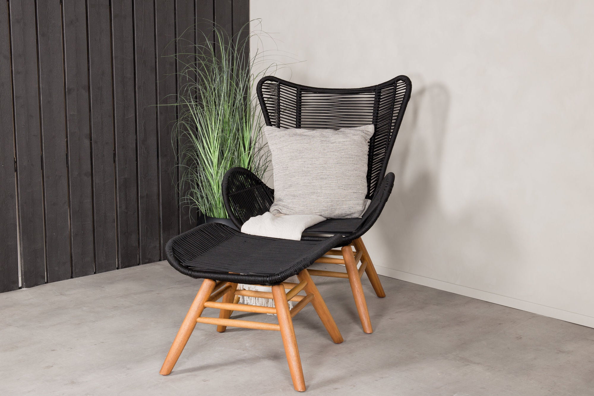 Venture Home Tingeling Lounge Chair inc. Stool - Black Rope / Acacia - vivahabitat.com