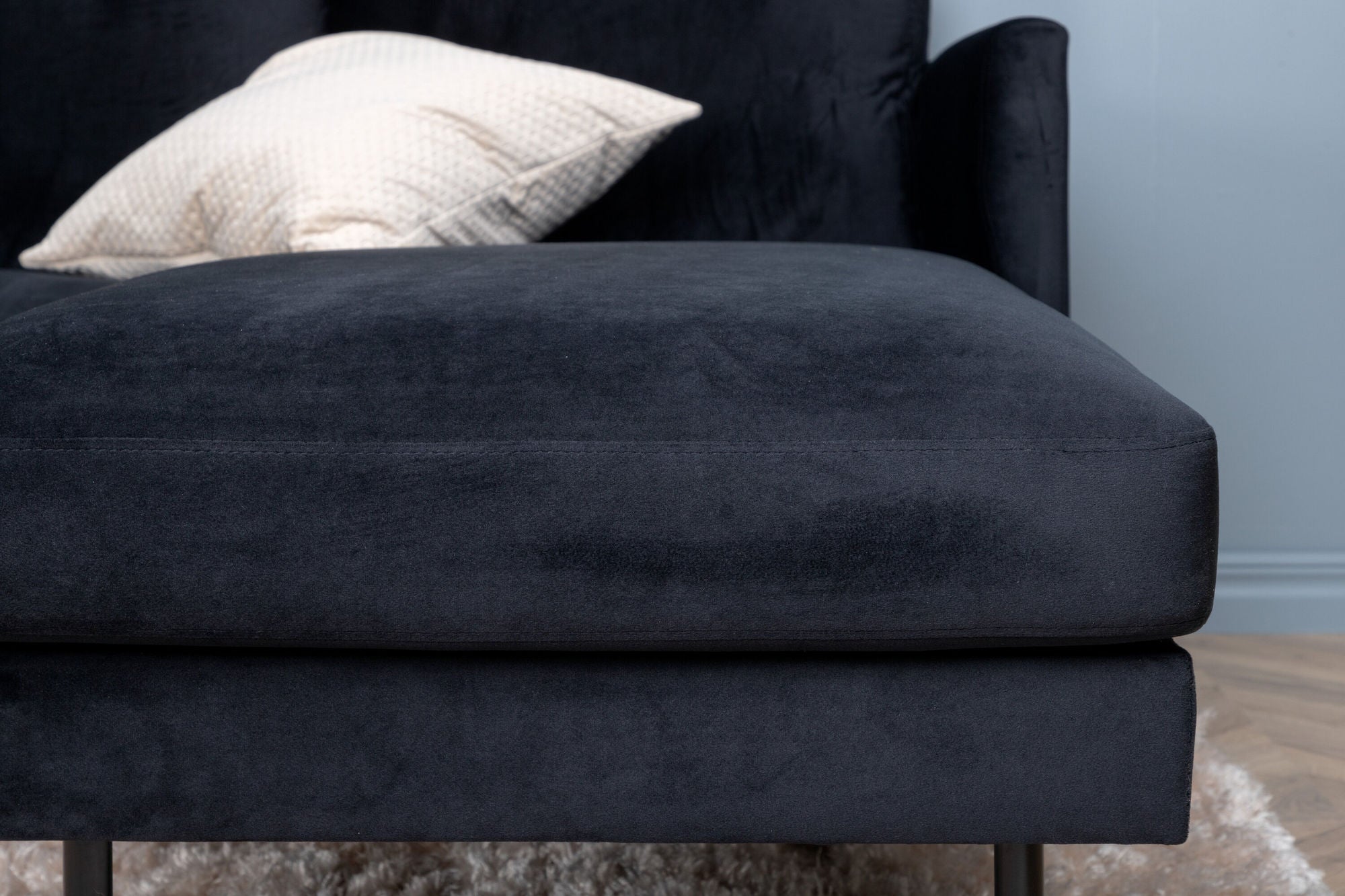 Venture Home Zoom U-Sofa - Black / Black Velvet - vivahabitat.com