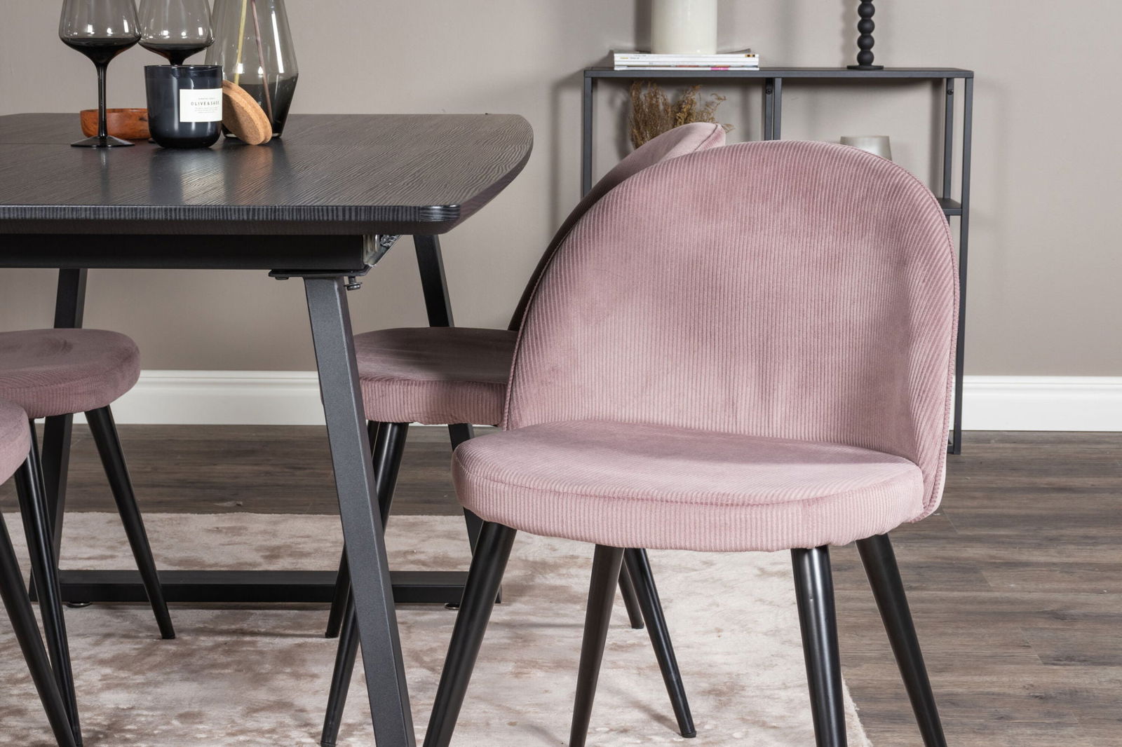 Venture Home Inca Extentiontable - Black top / black Legs+Velvet Dining Chair Corduroy - Pink / Black_4 - vivahabitat.com