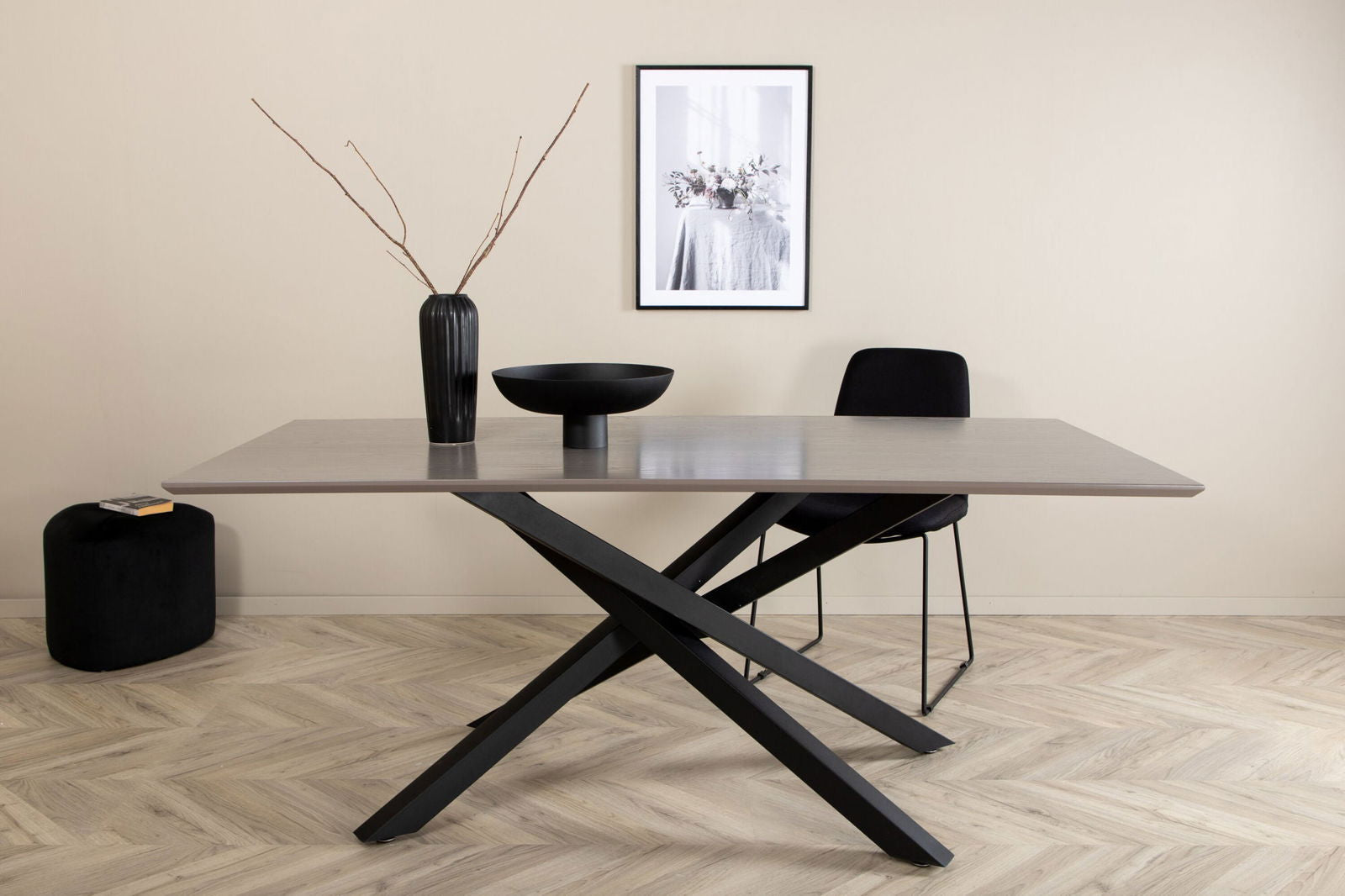 Venture Home Piazza Dining Table - Black / Grey Veneer - vivahabitat.com