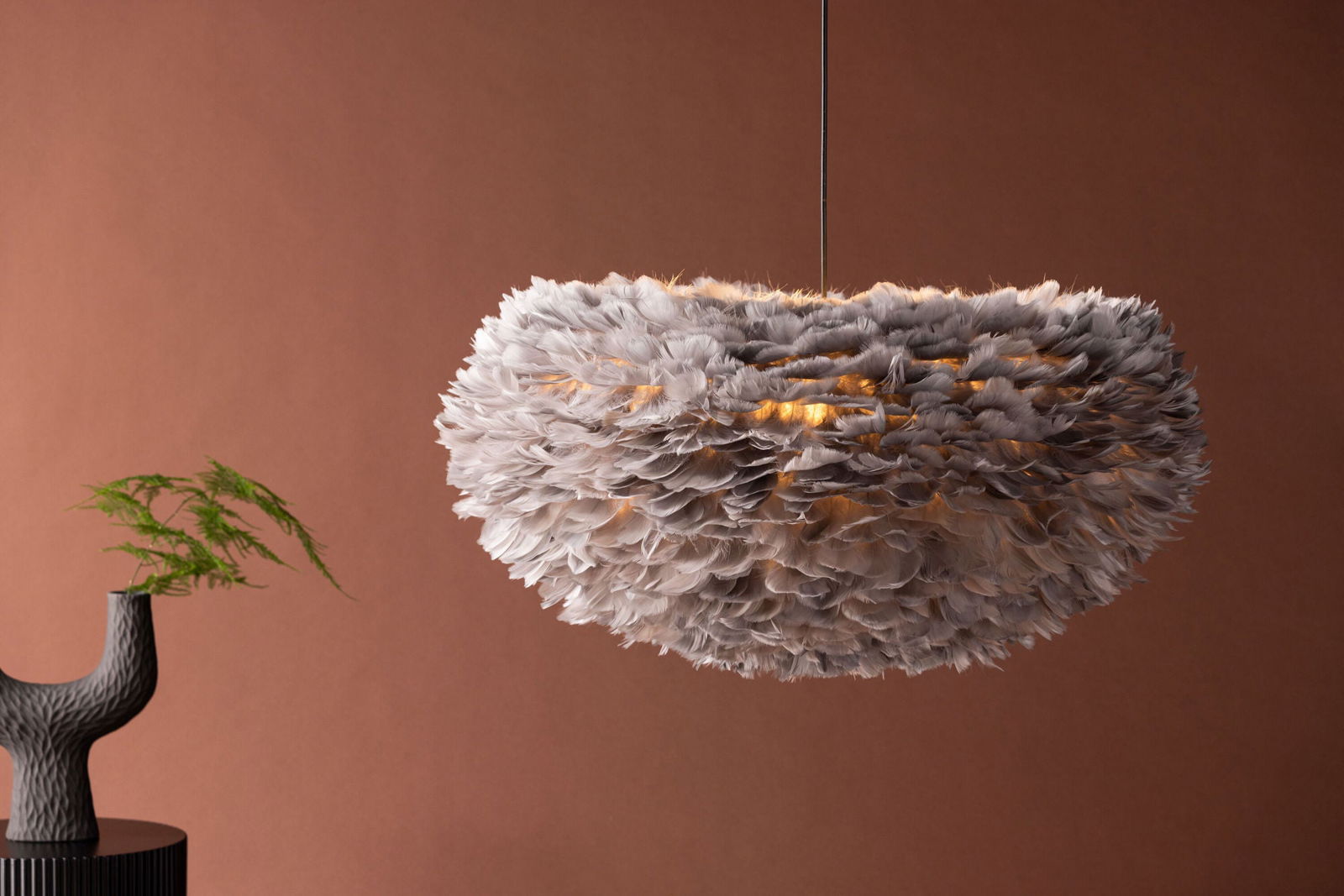 Venture Home Nicola - X-Large Pendant Lamp - Black / Grey artificial feather - vivahabitat.com