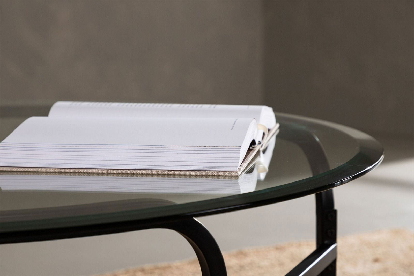 Lomma Sofa Table - Black / Clear glass - vivahabitat.com