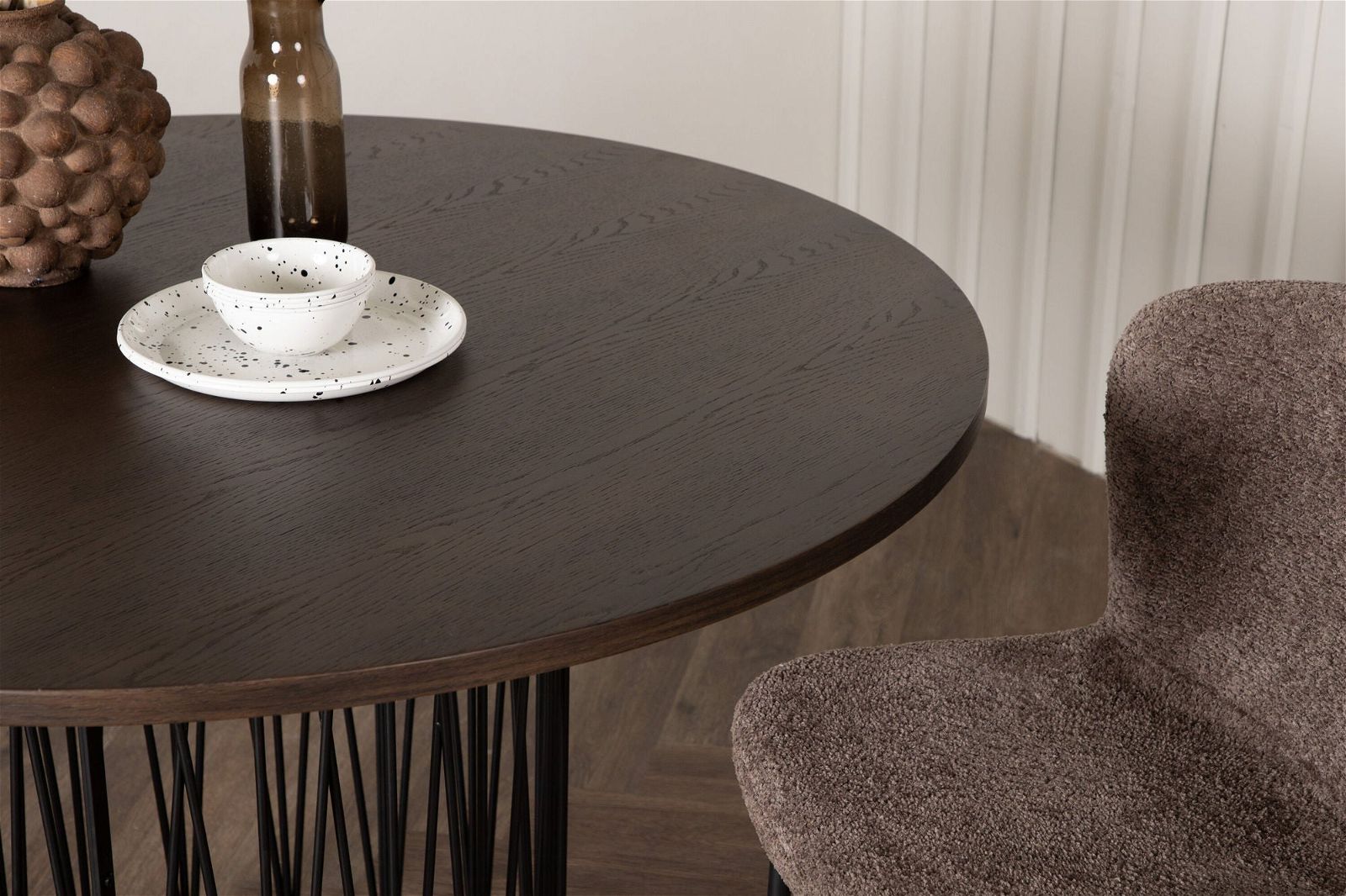 Stone round Dining Table - Black / Mocca Veneer - vivahabitat.com