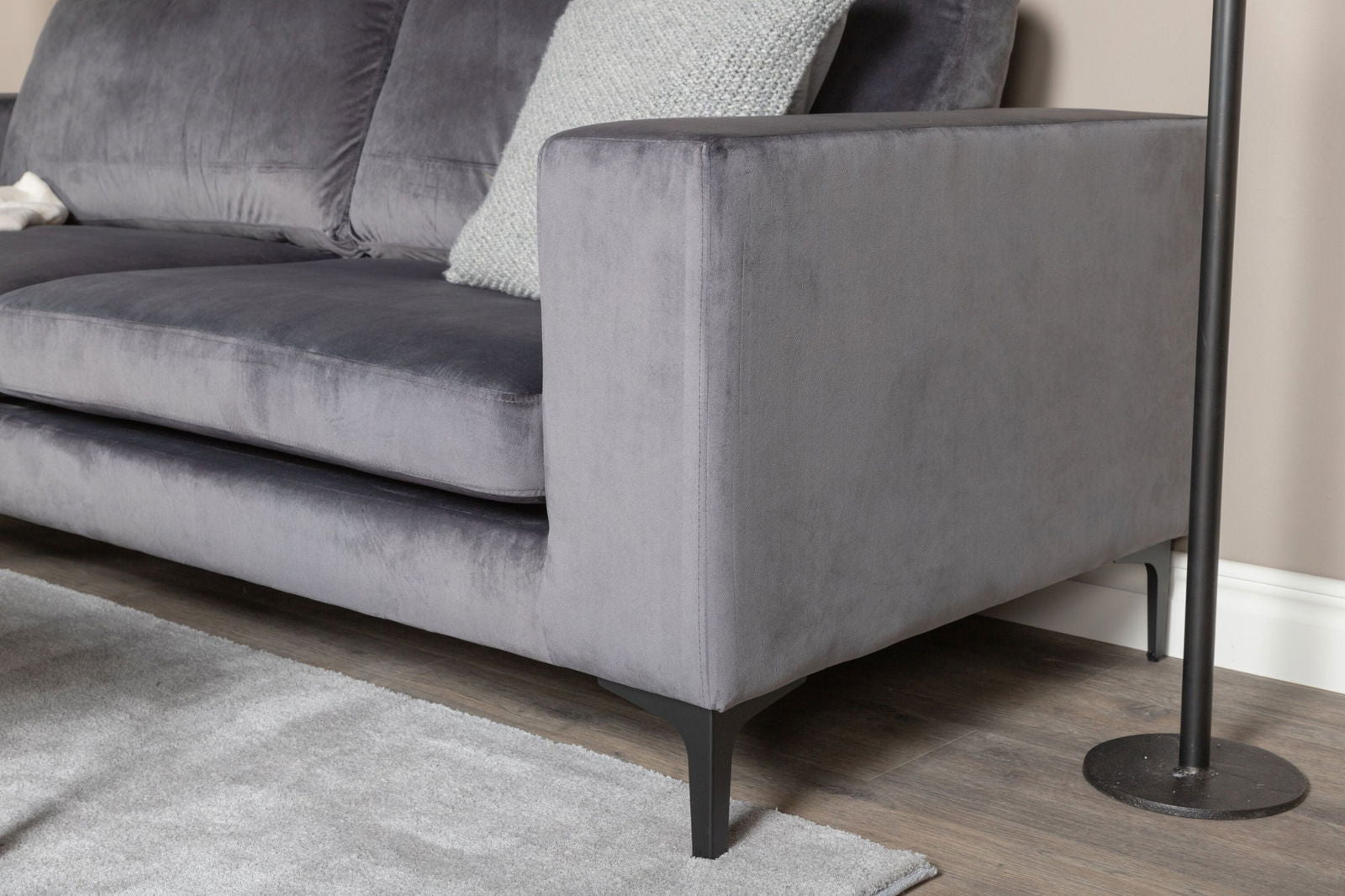 Venture Home Bolero Sofa - 3-seater - Dark Grey velvet - Black Legs - vivahabitat.com