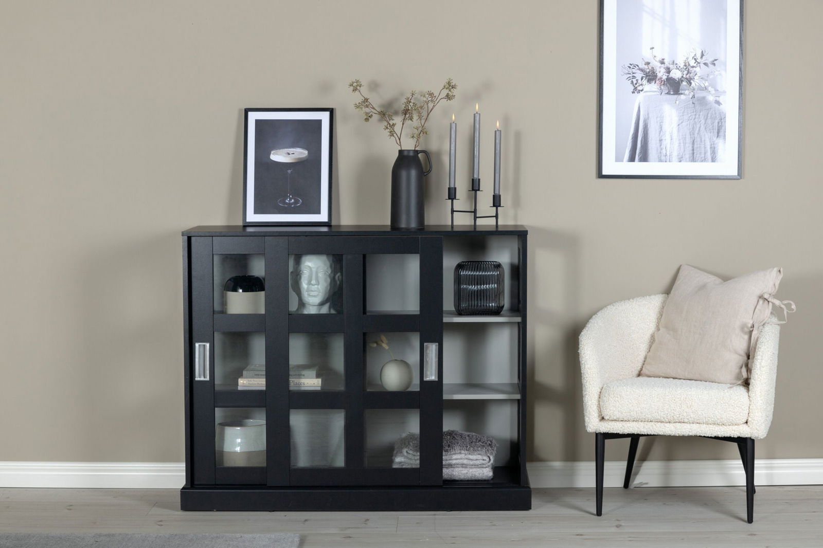 Venture Home Lock - Low Glass cabinet 120X40X95 CM - Black - vivahabitat.com