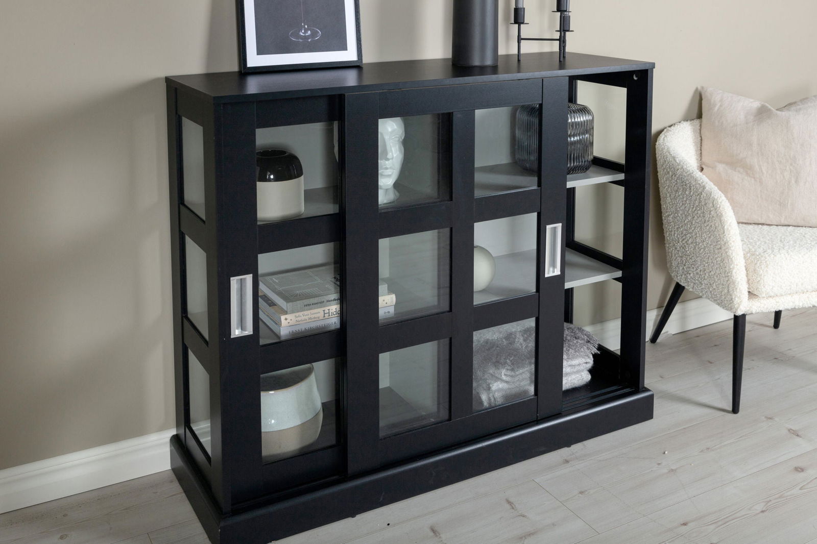 Venture Home Lock - Low Glass cabinet 120X40X95 CM - Black - vivahabitat.com