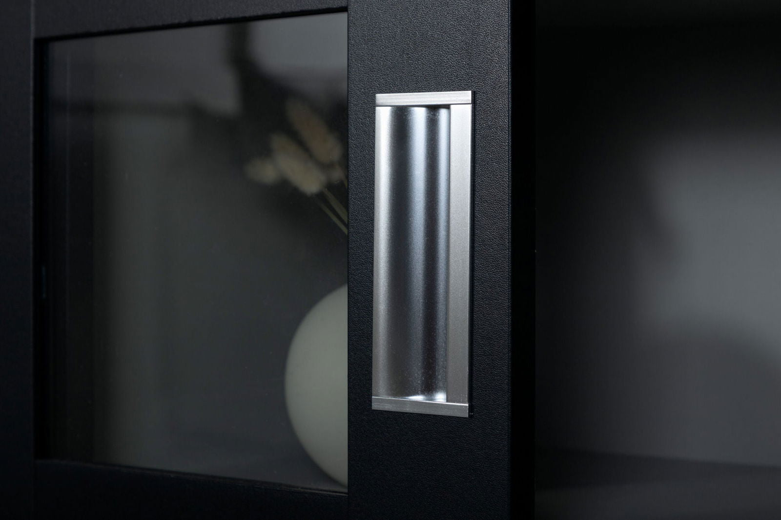 Venture Home Lock - Low Glass cabinet 120X40X95 CM - Black - vivahabitat.com