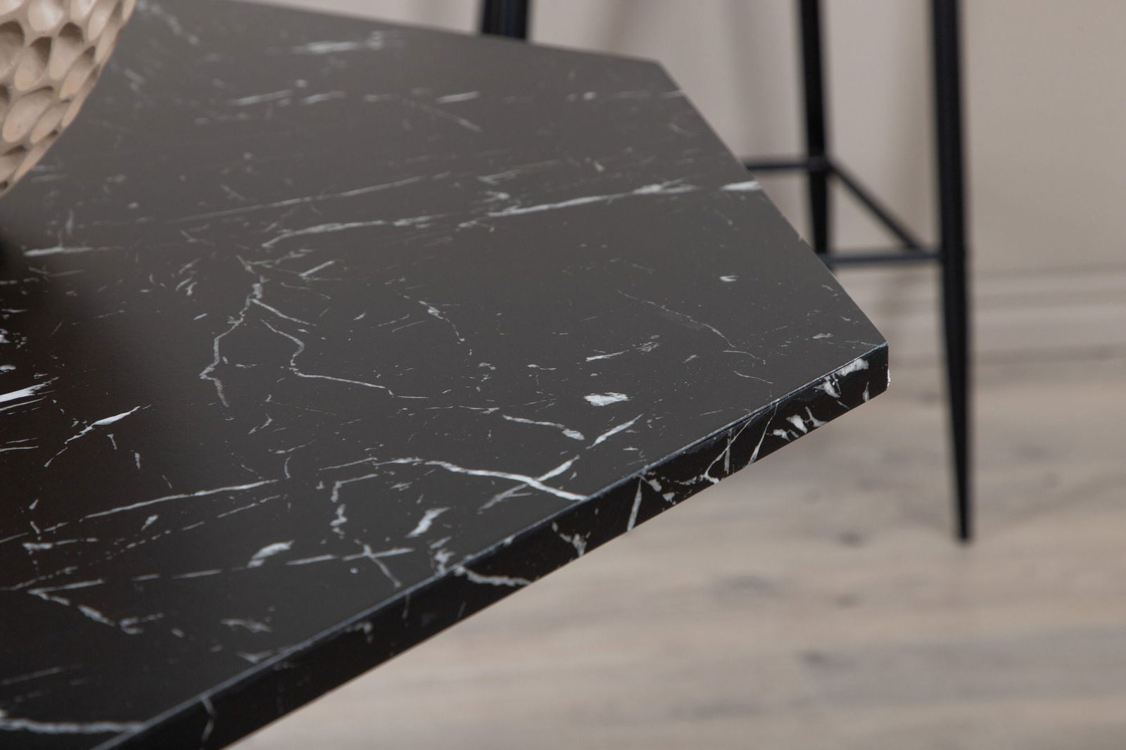 Venture Home Marbs Round Dining Table - Black / Black Glass Marble - vivahabitat.com