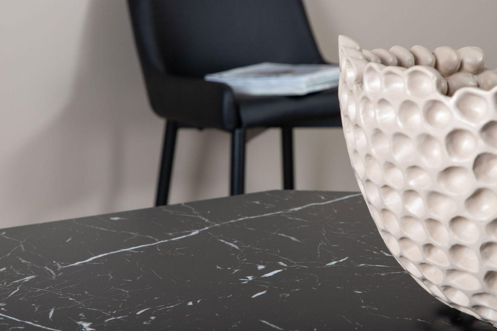 Venture Home Marbs Round Dining Table - Black / Black Glass Marble - vivahabitat.com