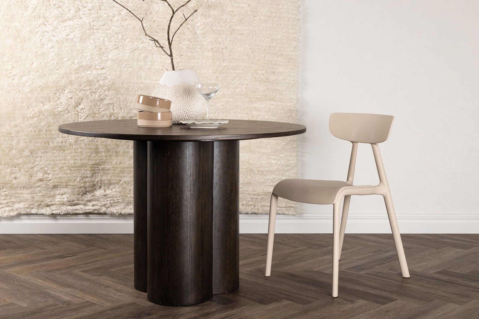 Venture Home Olivia Dining Table - Mocca / Mocca Veneer - vivahabitat.com