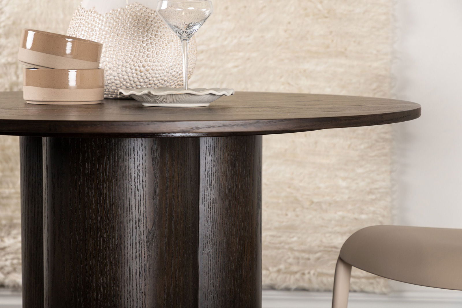 Venture Home Olivia Dining Table - Mocca / Mocca Veneer - vivahabitat.com