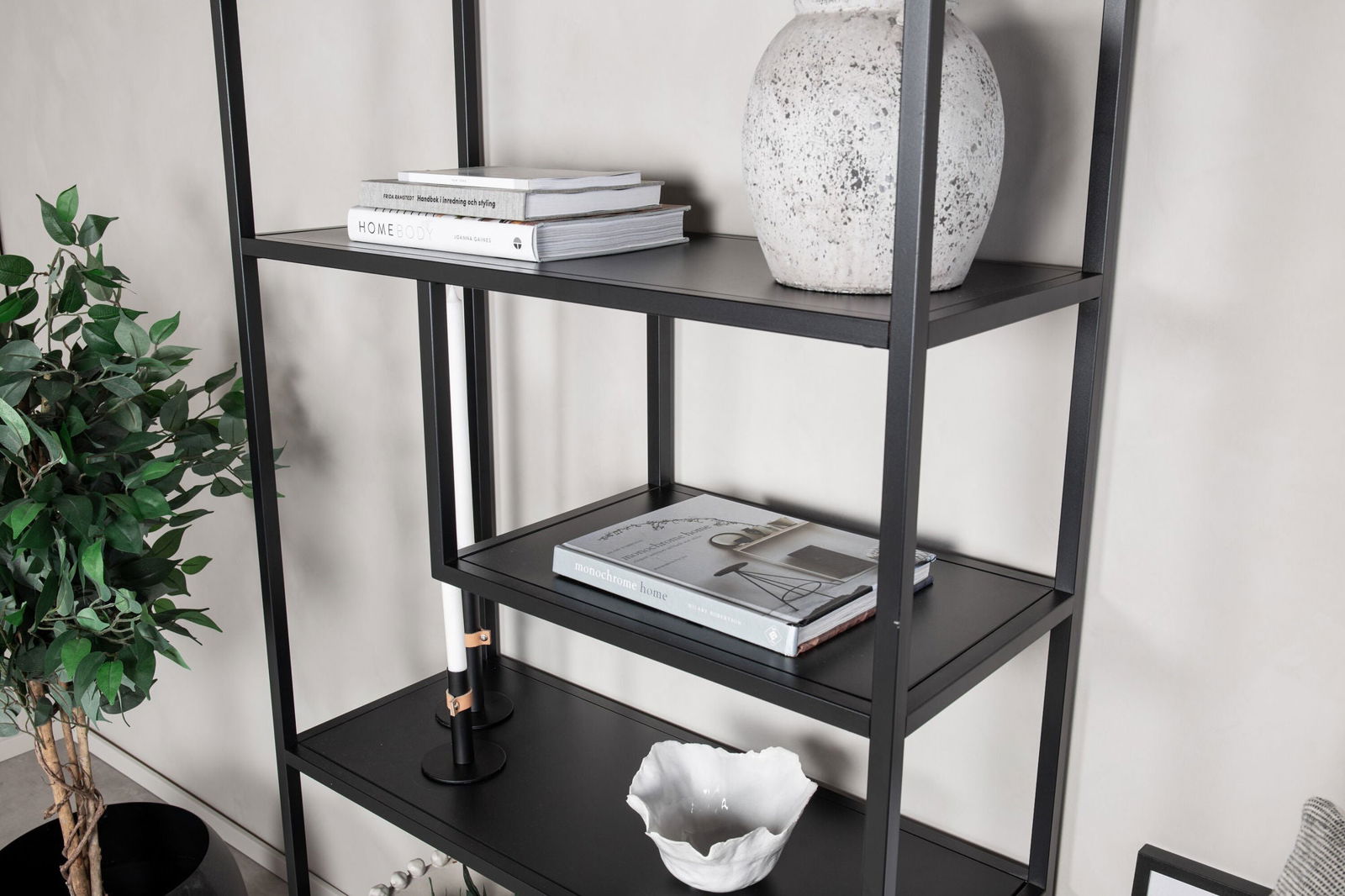 Venture Home Staal - Bookcase - Black - vivahabitat.com