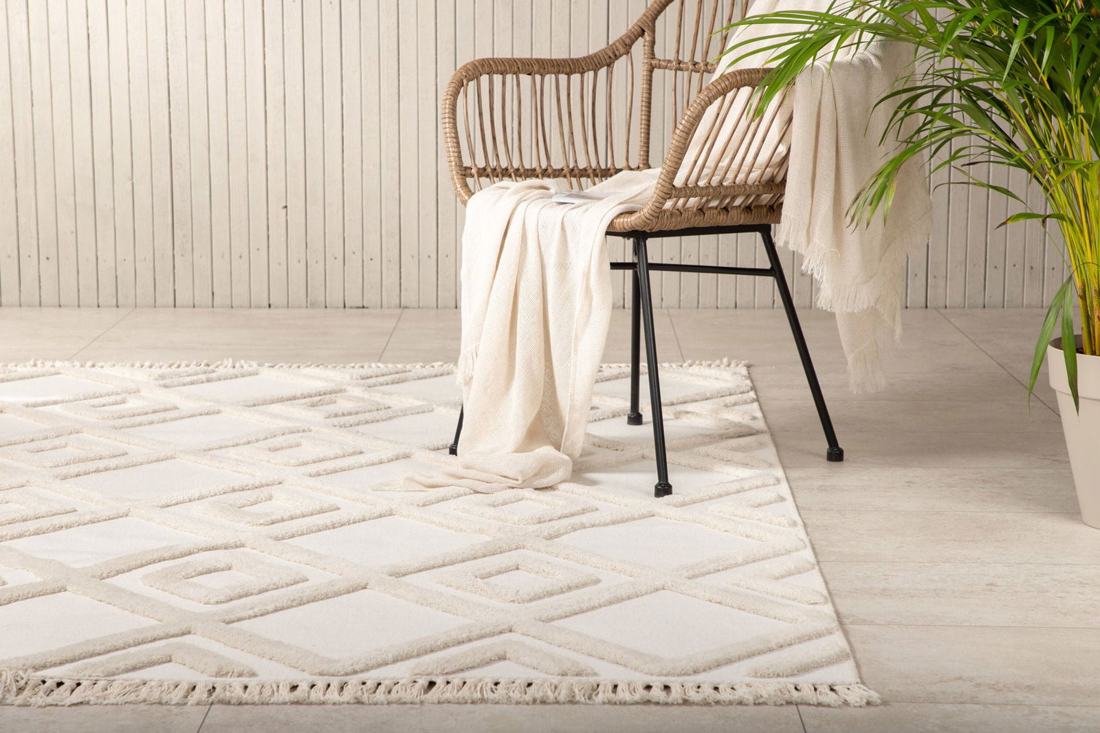 Venture Home Towa Polyester Carpet - 160*230- White - vivahabitat.com