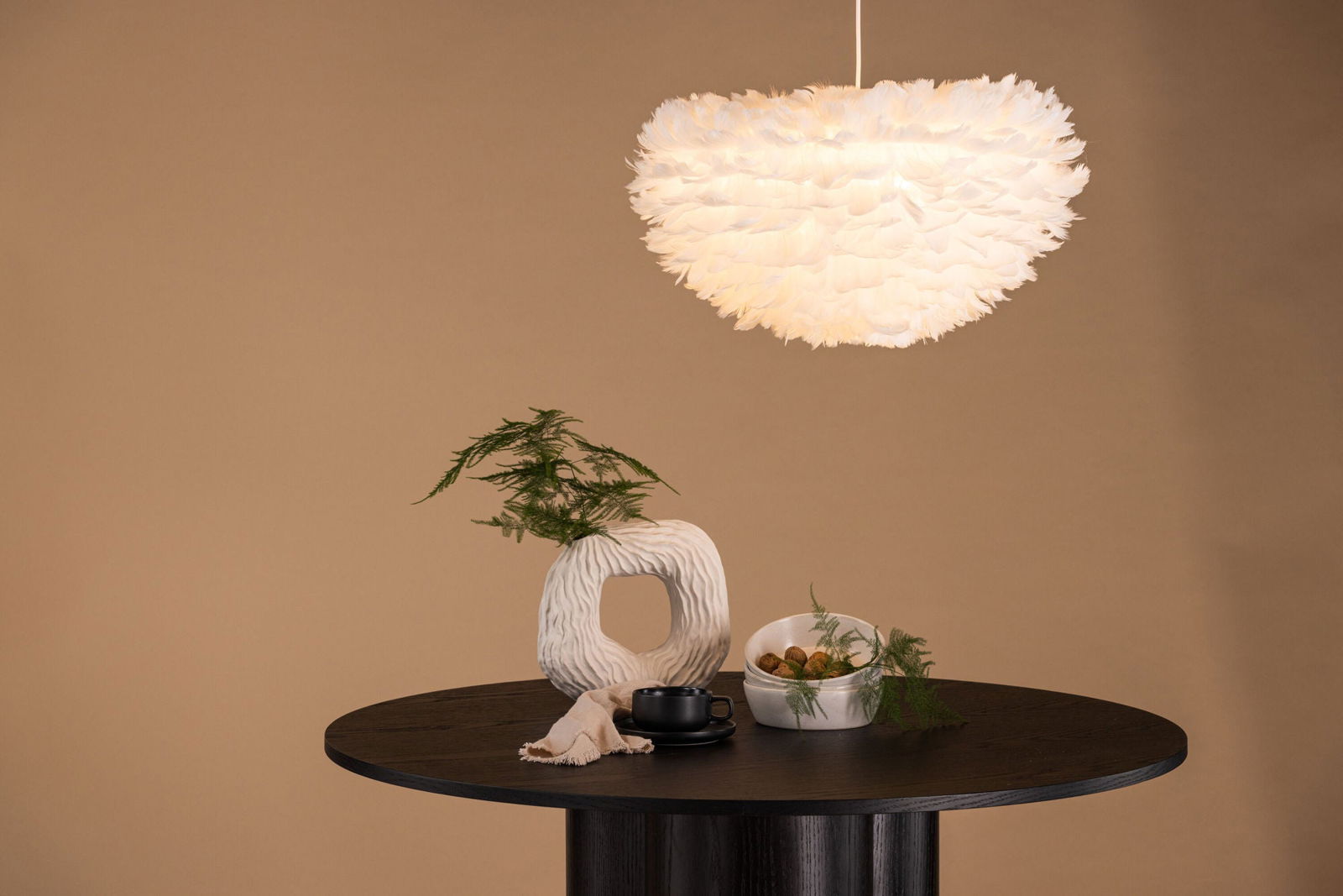 Venture Home Nicola - Large Pendant Lamp - White / White artificial feather - vivahabitat.com