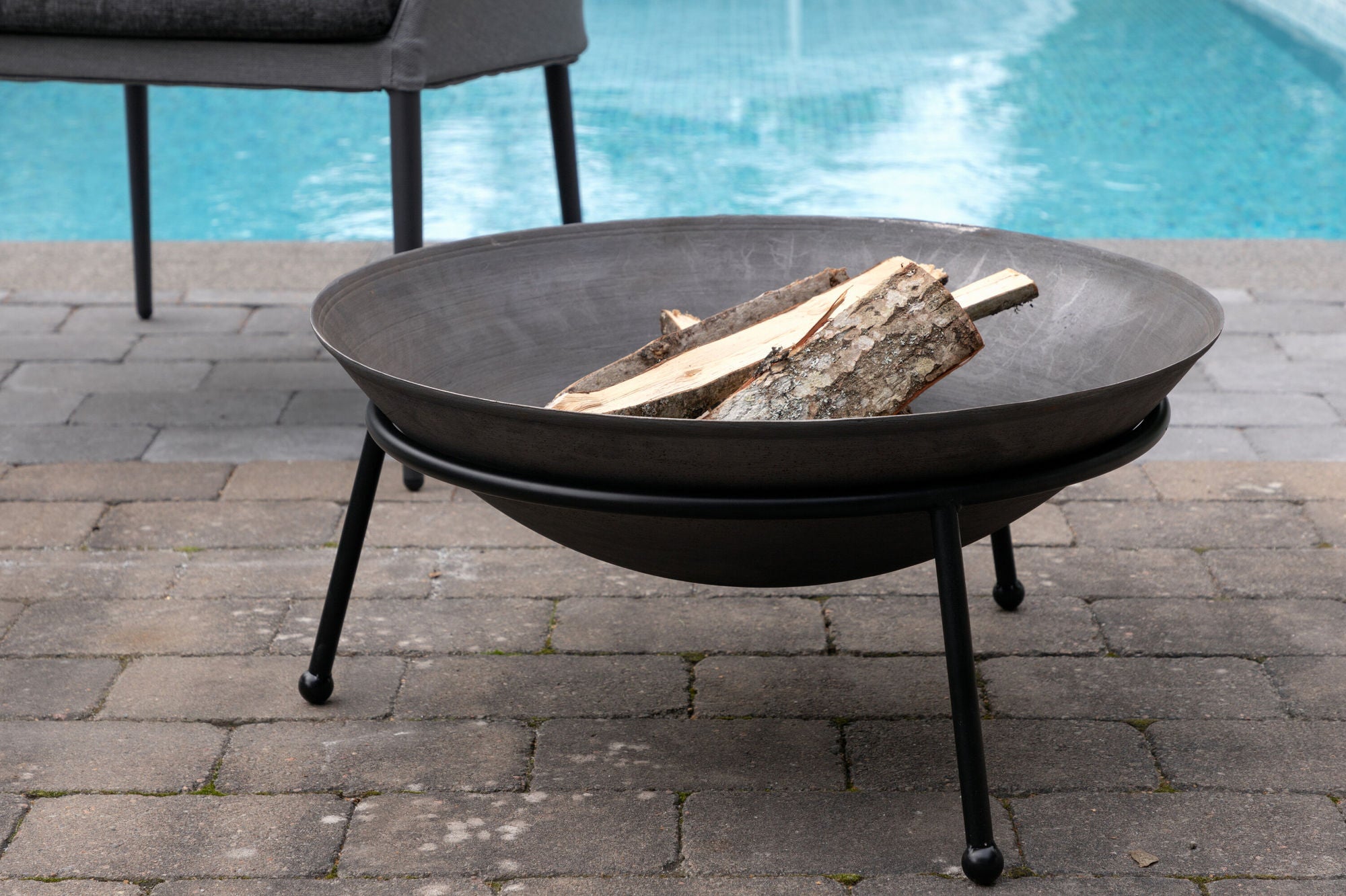 Venture Home Bastian - Fire Bowl- Black - - - vivahabitat.com