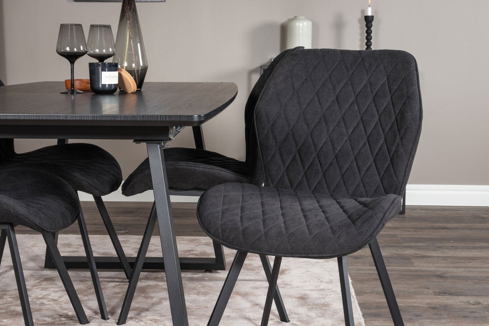 Venture Home Inca Extentiontable - Black top / black Legs+Gemma Dining Chair - Black Legs - Black Fabric_4 - vivahabitat.com