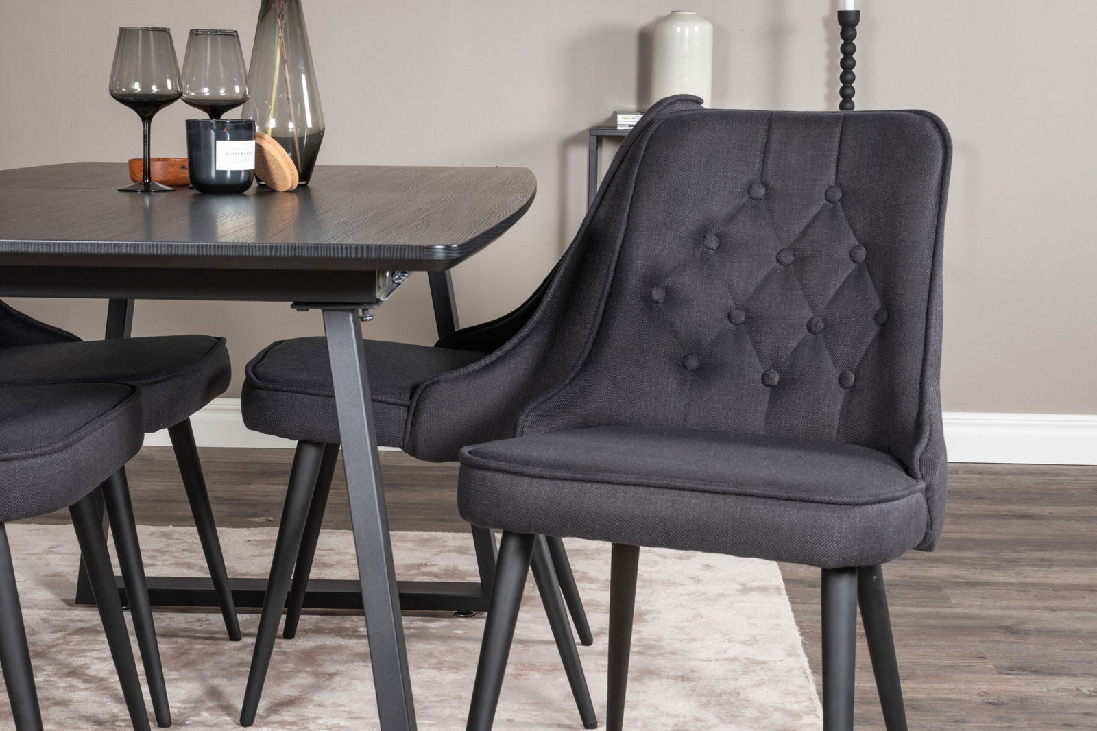 Venture Home Inca Extentiontable - Black top / black Legs+Velvet Deluxe Dining Chair - Black Legs - Black Fabric_4 - vivahabitat.com